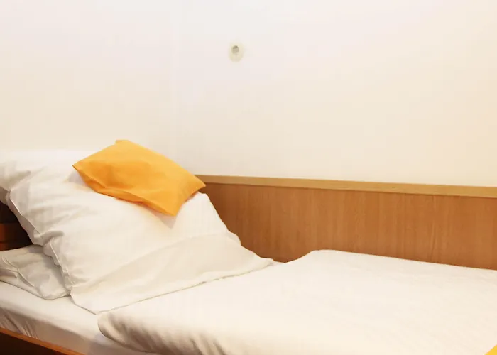 兰德加斯霍夫鲁珀酒店 酒店